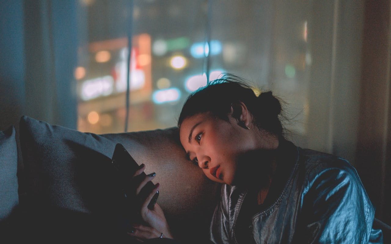 Photo by mikoto.raw Photographer : https://www.pexels.com/photo/photo-of-woman-using-mobile-phone-3367850/